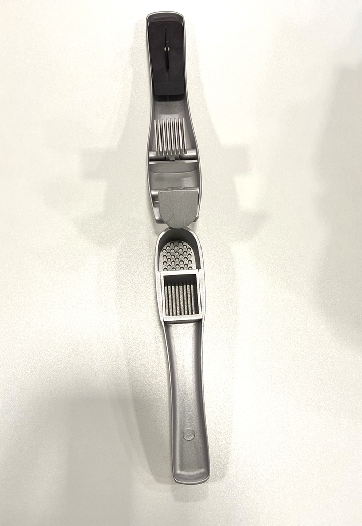 garlic press 3.webp